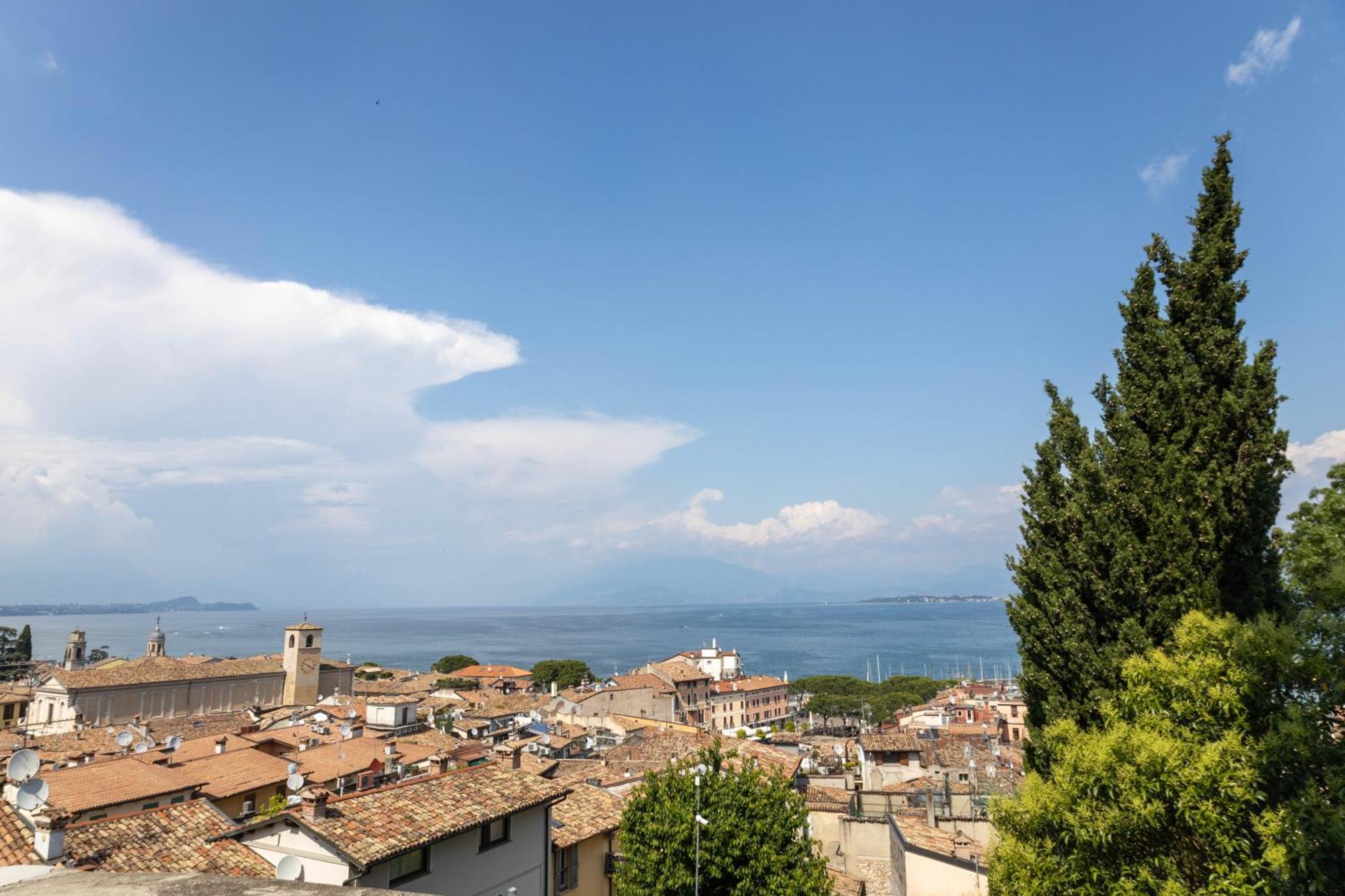 Haus Martina Appartement Desenzano del Garda Buitenkant foto